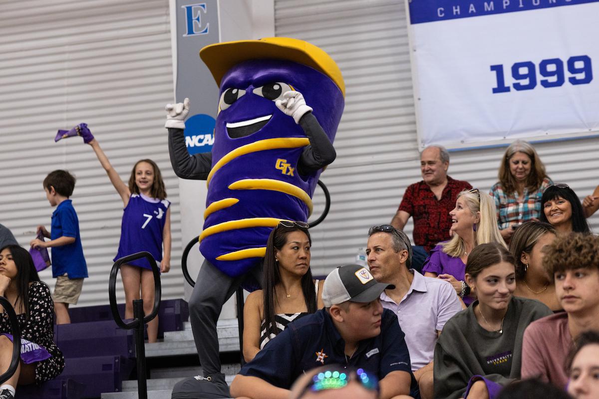 Vortex and crowd cheering on CTX 