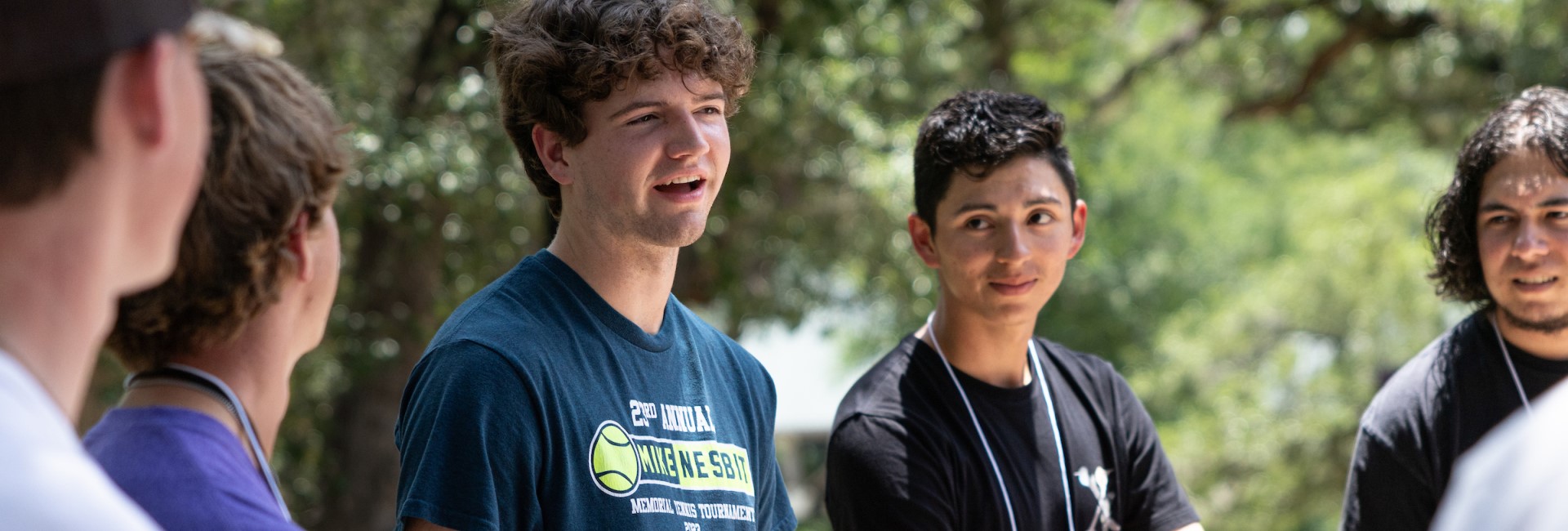 Students getting to know each other on Campus