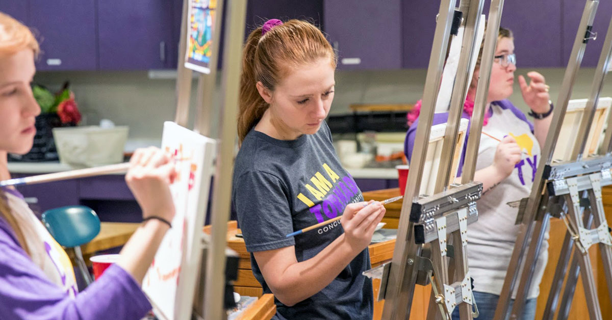 CTX art student in studio class