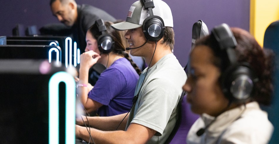 Students getting an interactive lesson in the Esport room