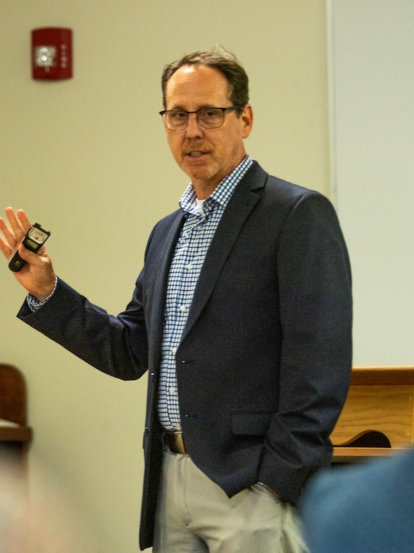 Dr. Bryan Shippey facilitating his Artificial Intelligence class during residency weekend. 